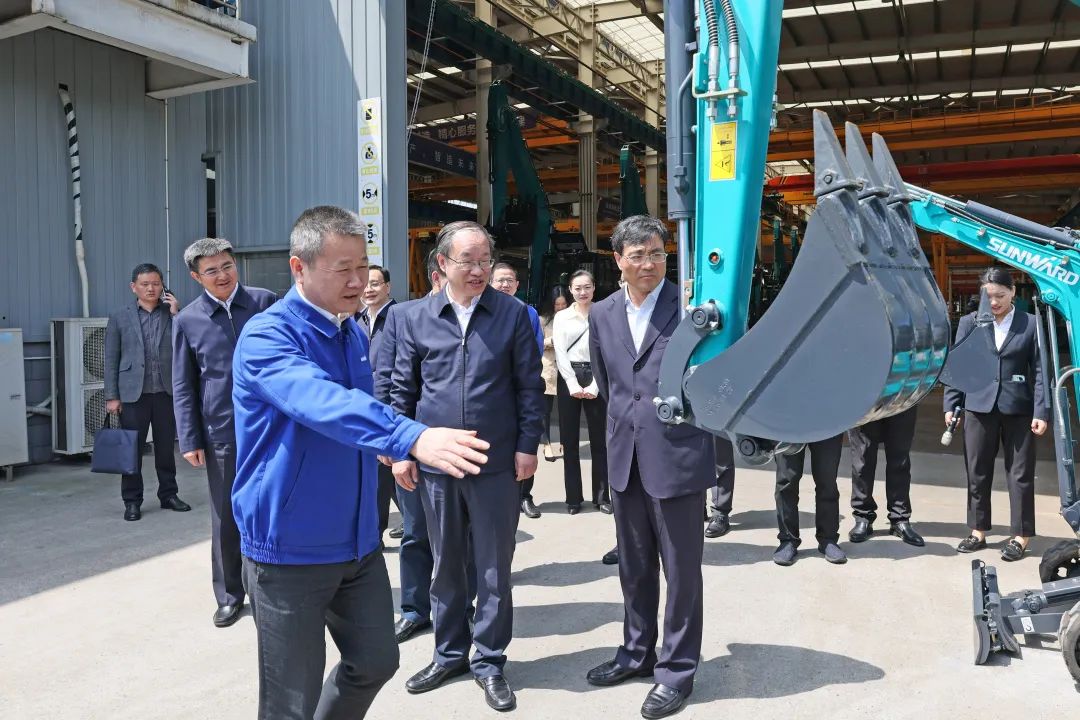 人社部党组成员、副部长俞家栋考察调研米兰网址智能