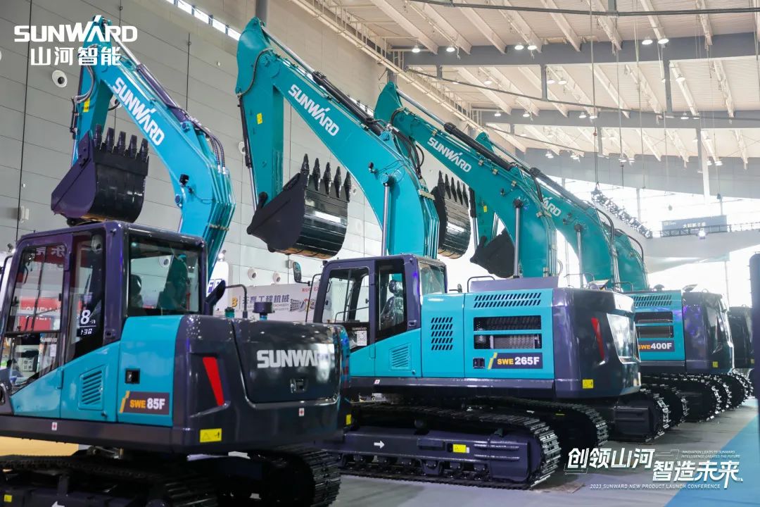 精品出击、互动不断!米兰网址智能F系列挖掘机闪耀长沙展