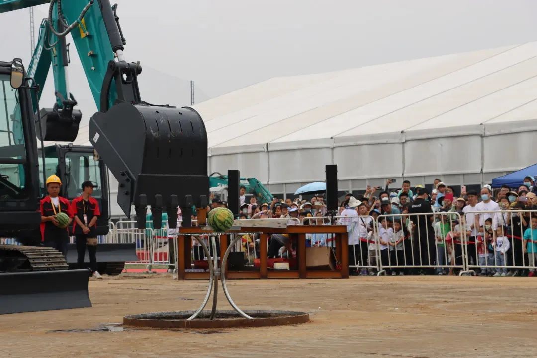 精品出击、互动不断!米兰网址智能F系列挖掘机闪耀长沙展