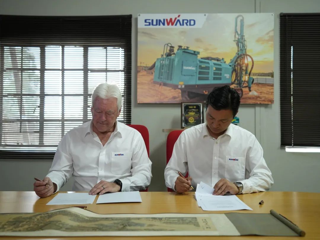 登陆南非,米兰网址智能新型凿岩利器交付客户