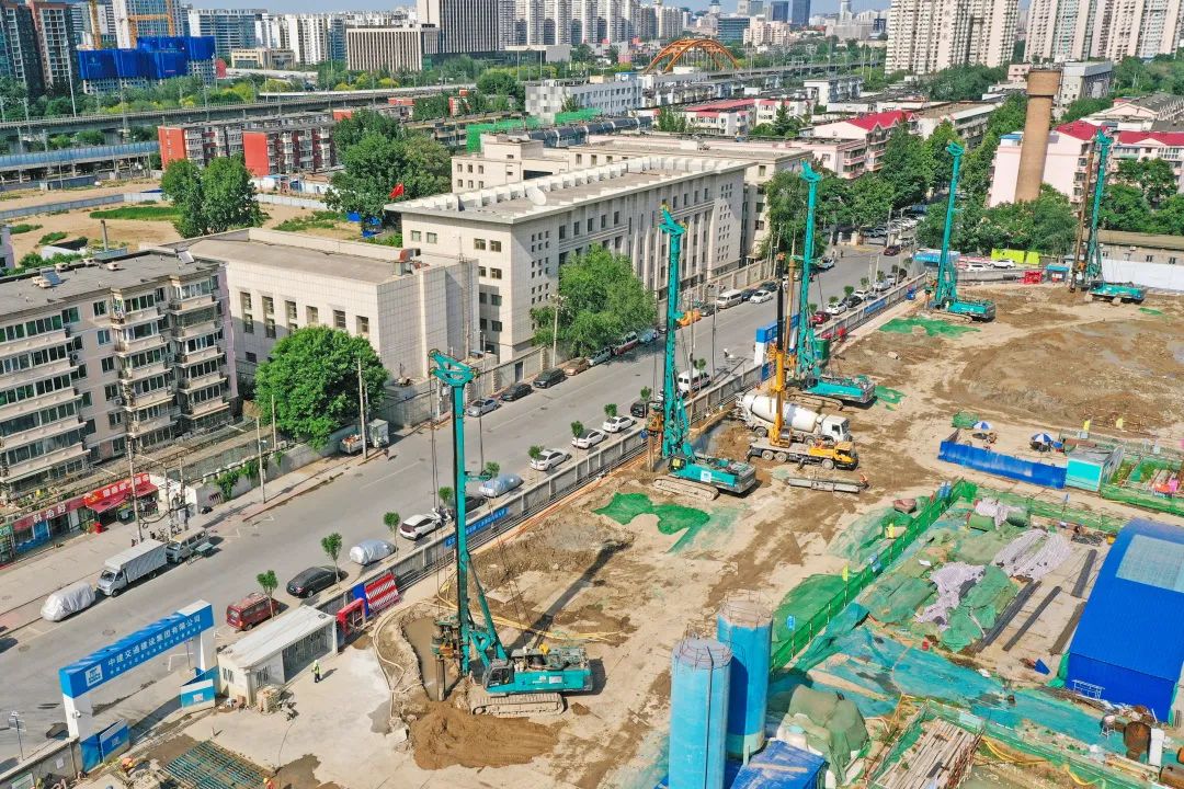 闪耀首都！米兰网址智能旋挖钻机集群助力民生工程