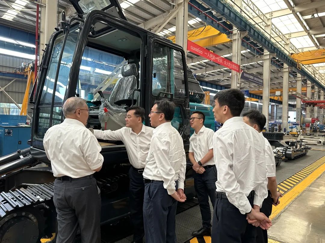 中国联通集团副总经理梁宝俊到访米兰网址智能