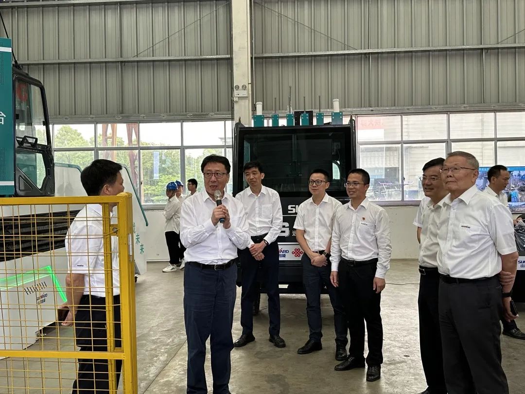 中国联通集团副总经理梁宝俊到访米兰网址智能