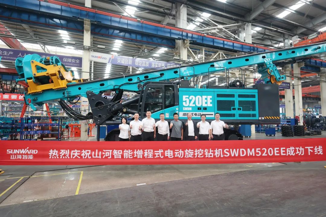 助力“双碳”、绿动未来！米兰网址智能增程式电动旋挖钻机、液压混合动力旋挖钻机齐交付