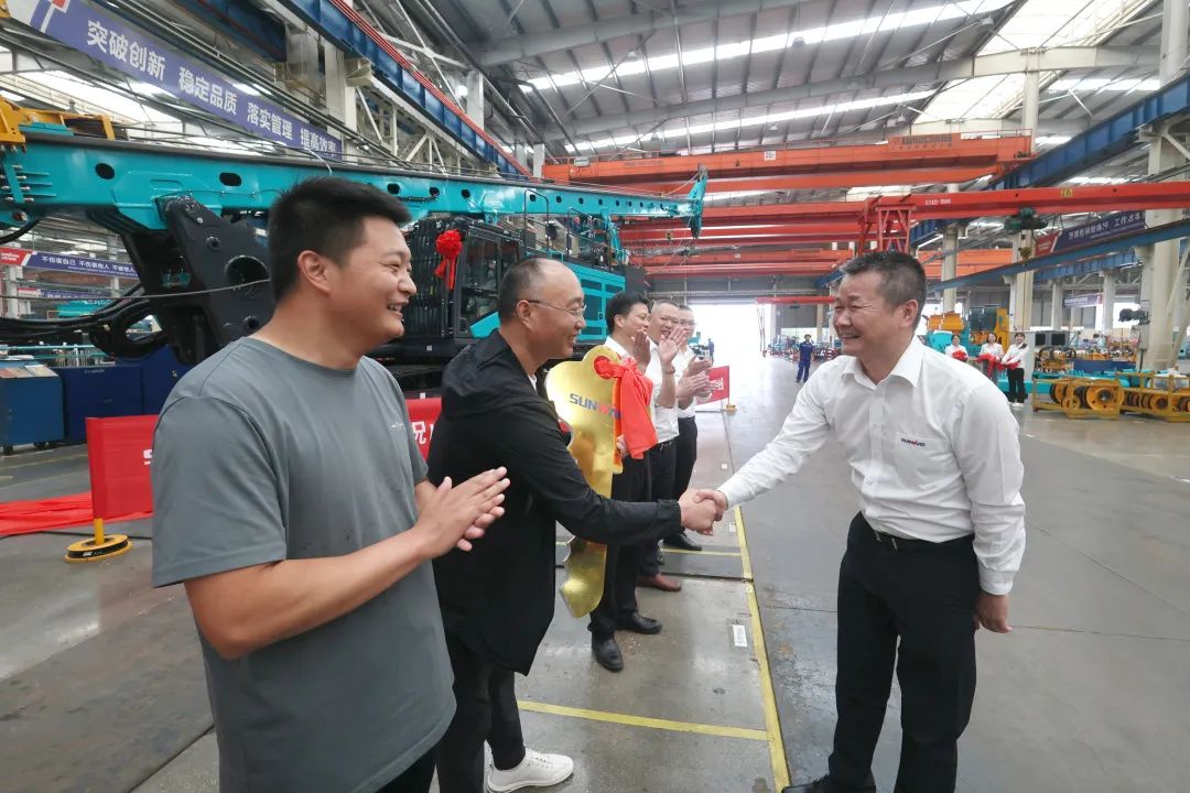 助力“双碳”、绿动未来！米兰网址智能增程式电动旋挖钻机、液压混合动力旋挖钻机齐交付