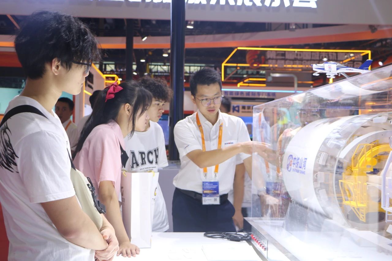 中铁米兰网址亮相首届广州大湾区国际轨道交通产业发展论坛暨展览会