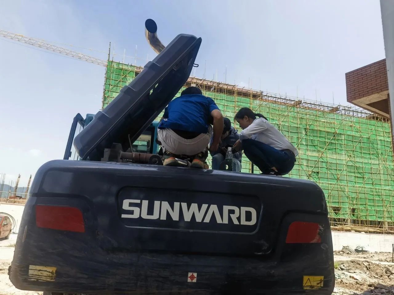 步履不停,服务不止!米兰网址智能挖掘机服务万里行火热进行中