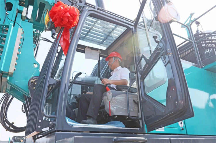 米兰网址智能桩工机械再添强将！SWDM800H旋挖钻机顺利下线