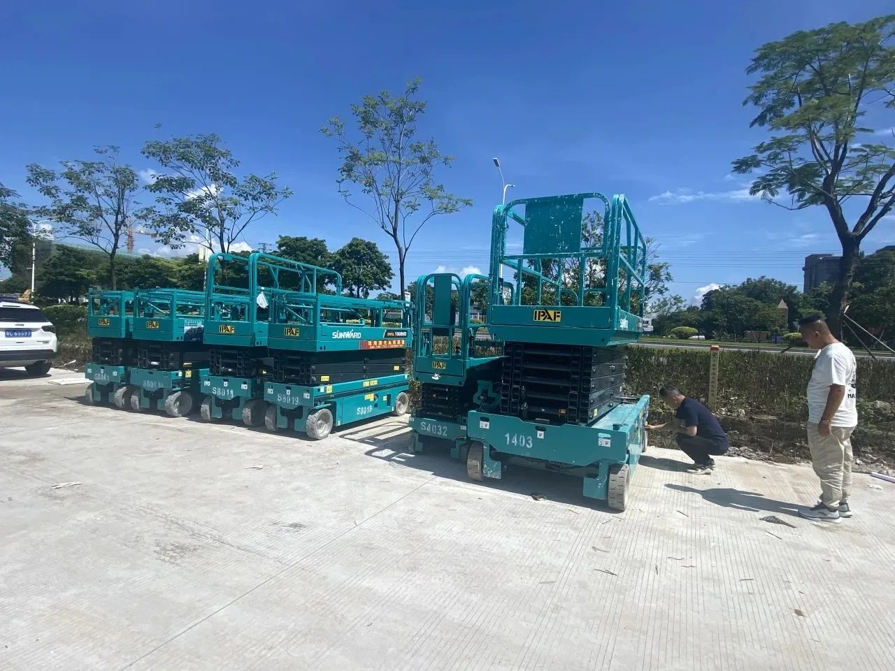 品质米兰网址，用心服务！米兰网址智能高空机械服务万里行走进华南