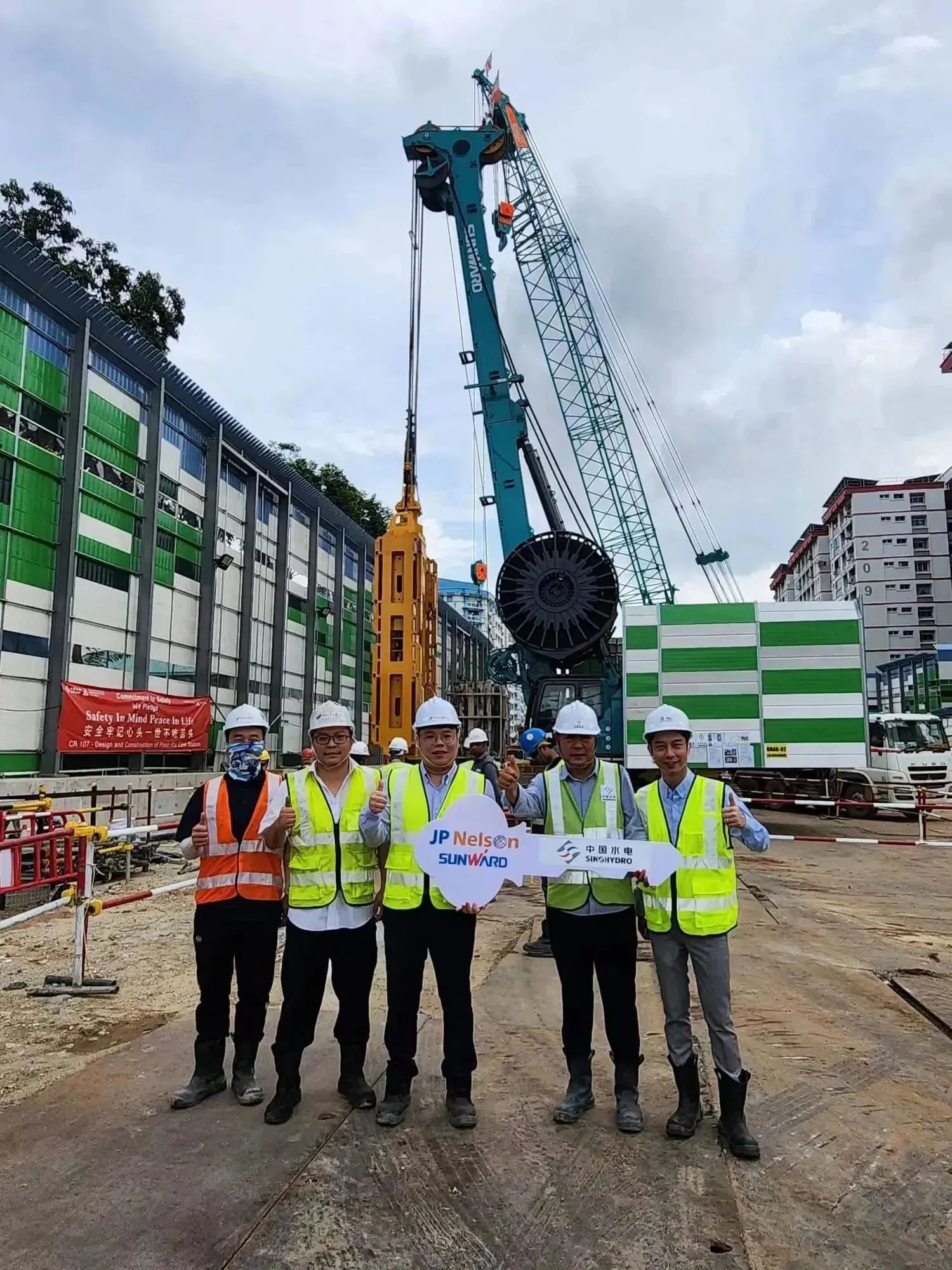 助力国内国际重大工程！米兰网址智能液压抓斗实力“出圈”