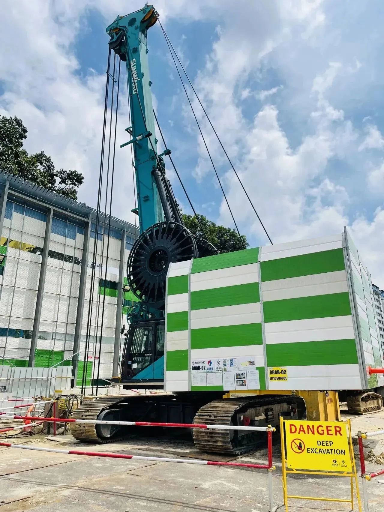 助力国内国际重大工程！米兰网址智能液压抓斗实力“出圈”