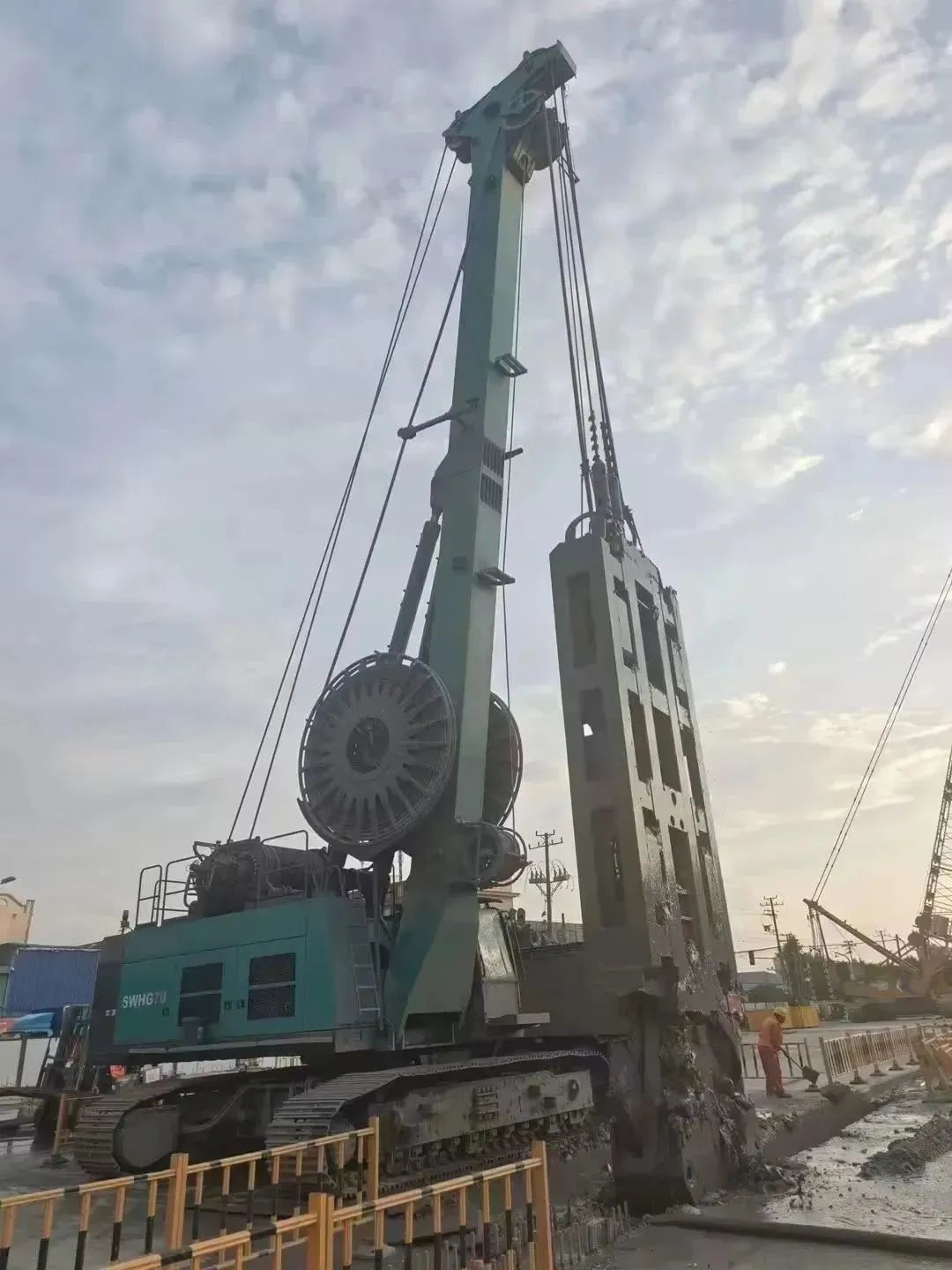 助力国内国际重大工程！米兰网址智能液压抓斗实力“出圈”