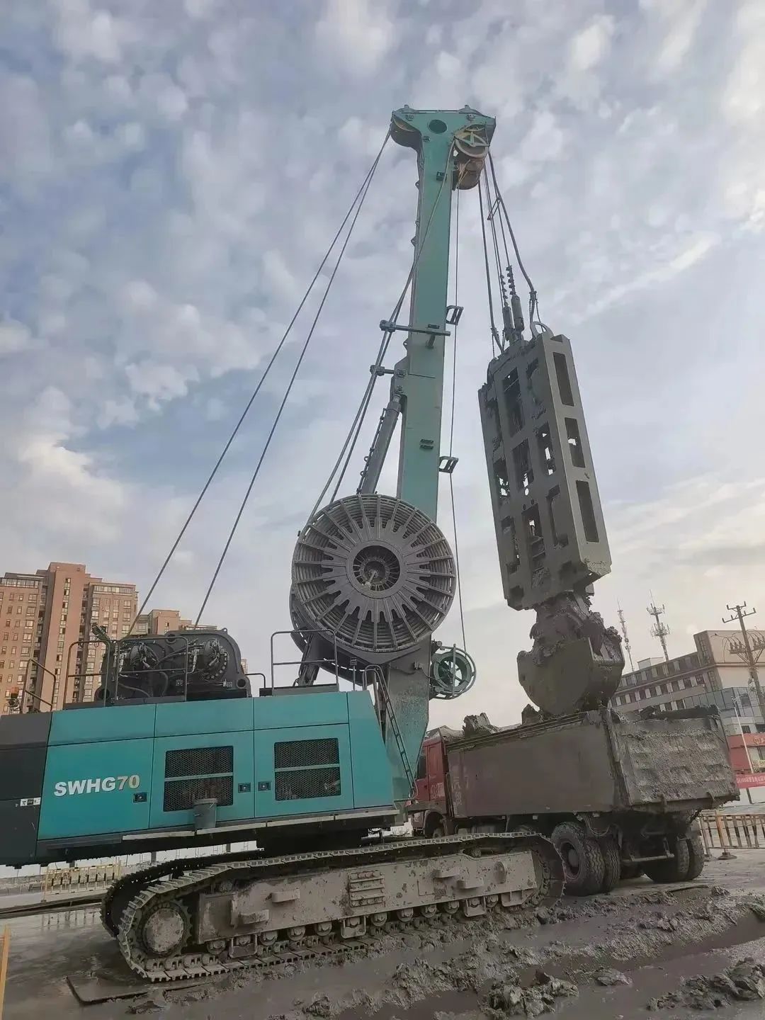 助力国内国际重大工程！米兰网址智能液压抓斗实力“出圈”