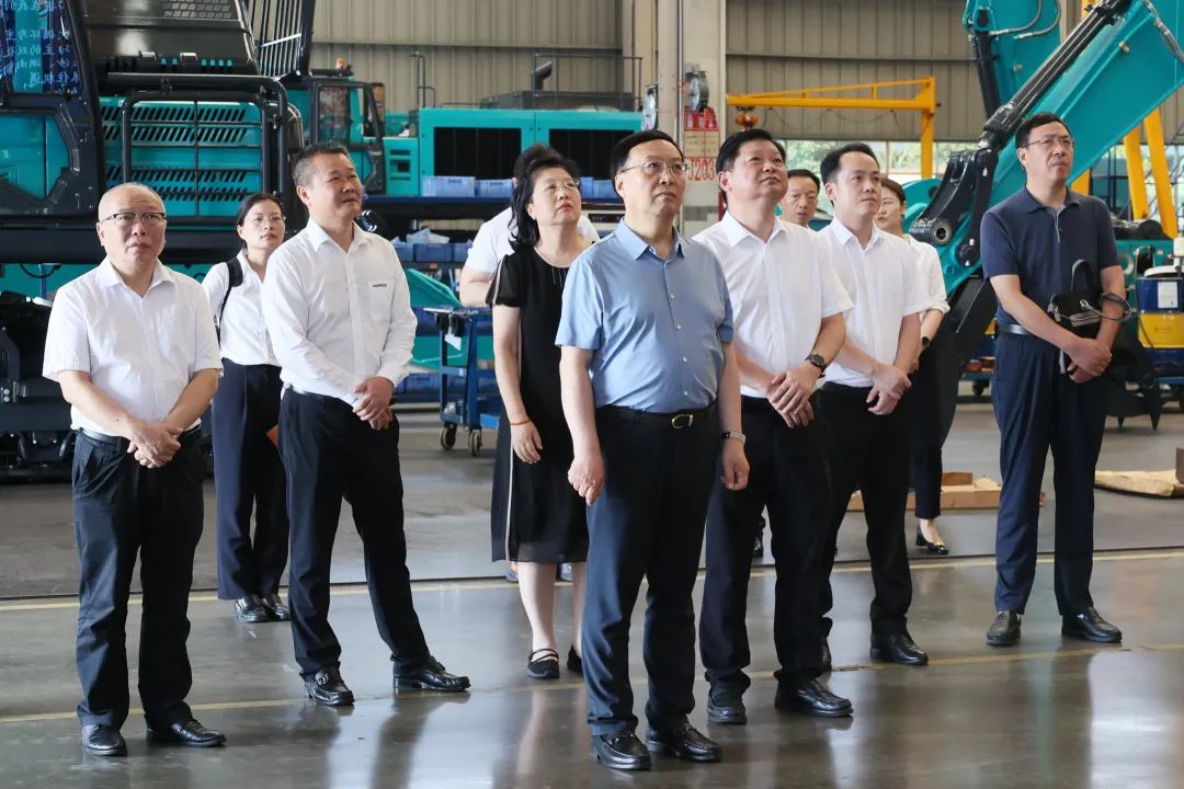 中宣部社科领域专家学者到米兰网址智能调研高质量发展