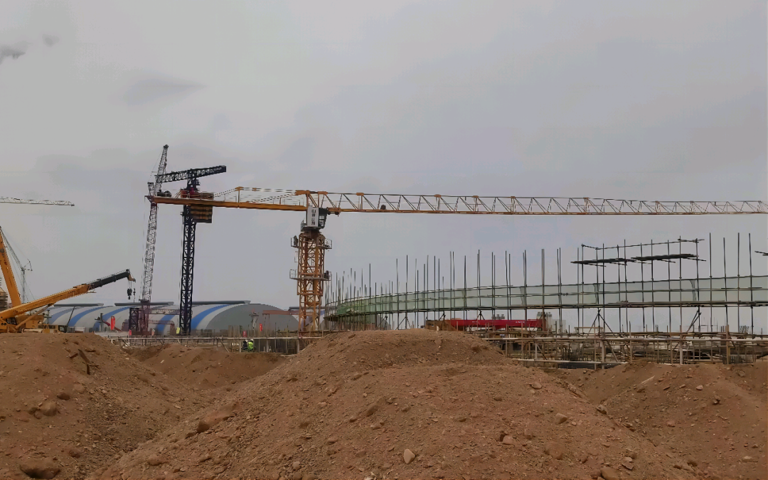 大漠戈壁展雄姿！米兰网址江麓塔机助力常乐电厂项目