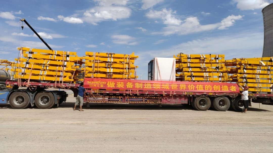 大漠戈壁展雄姿！米兰网址江麓塔机助力常乐电厂项目