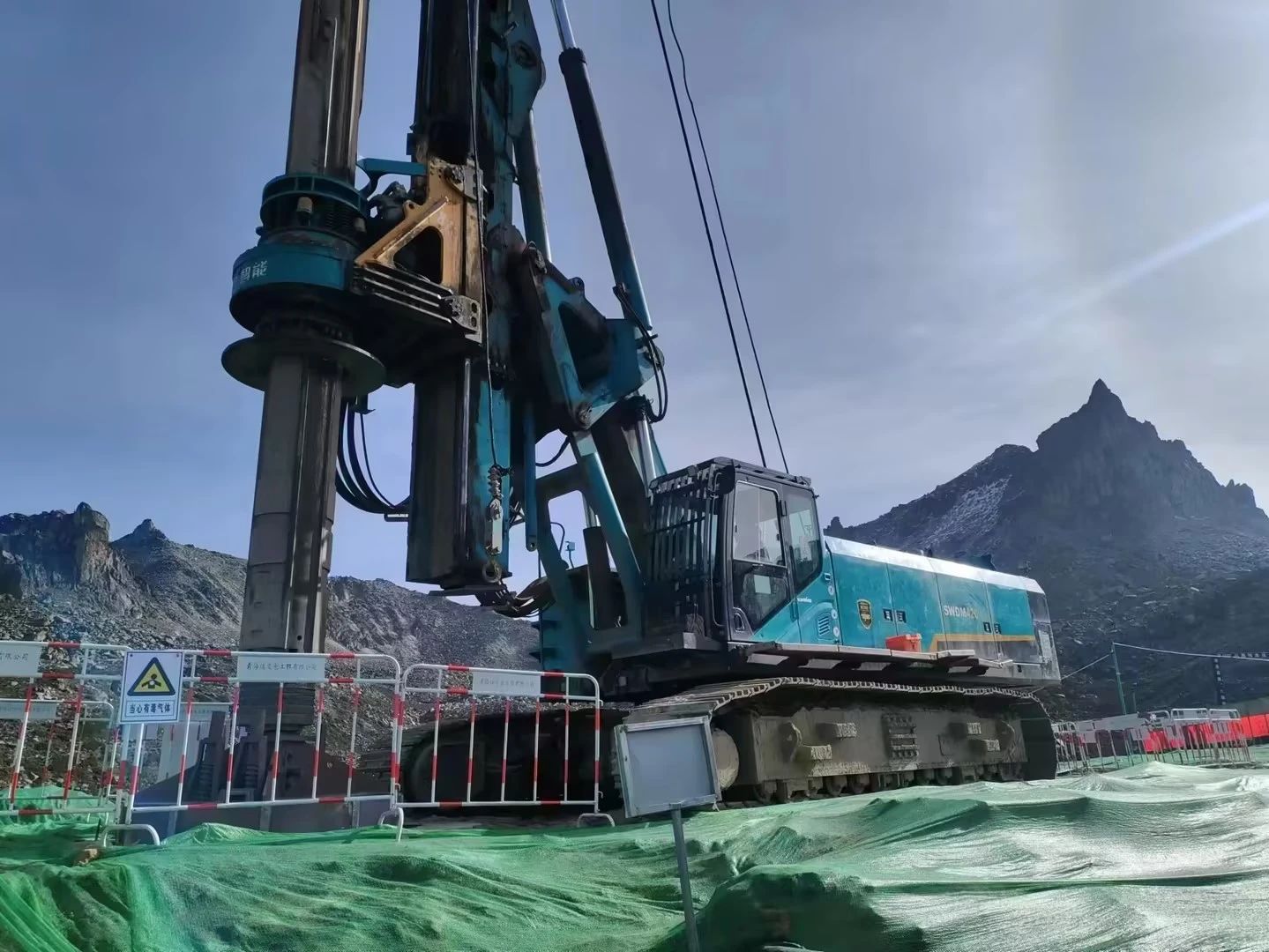 助力世界最高海拔特高压直流输电工程,米兰网址智能旋挖钻机展现硬核实力