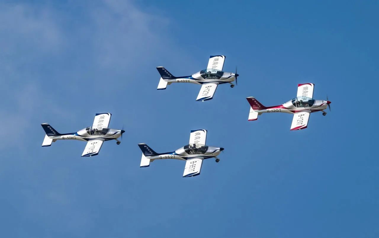 央媒聚焦!一起见证首届亚洲通用航空展上的米兰网址风采