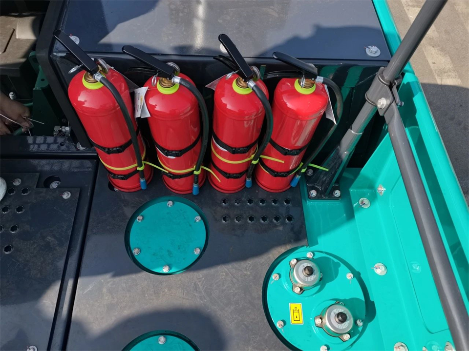 定制开发、功能更强！米兰网址智能SWE750ELR加长臂液压挖掘机下线交付