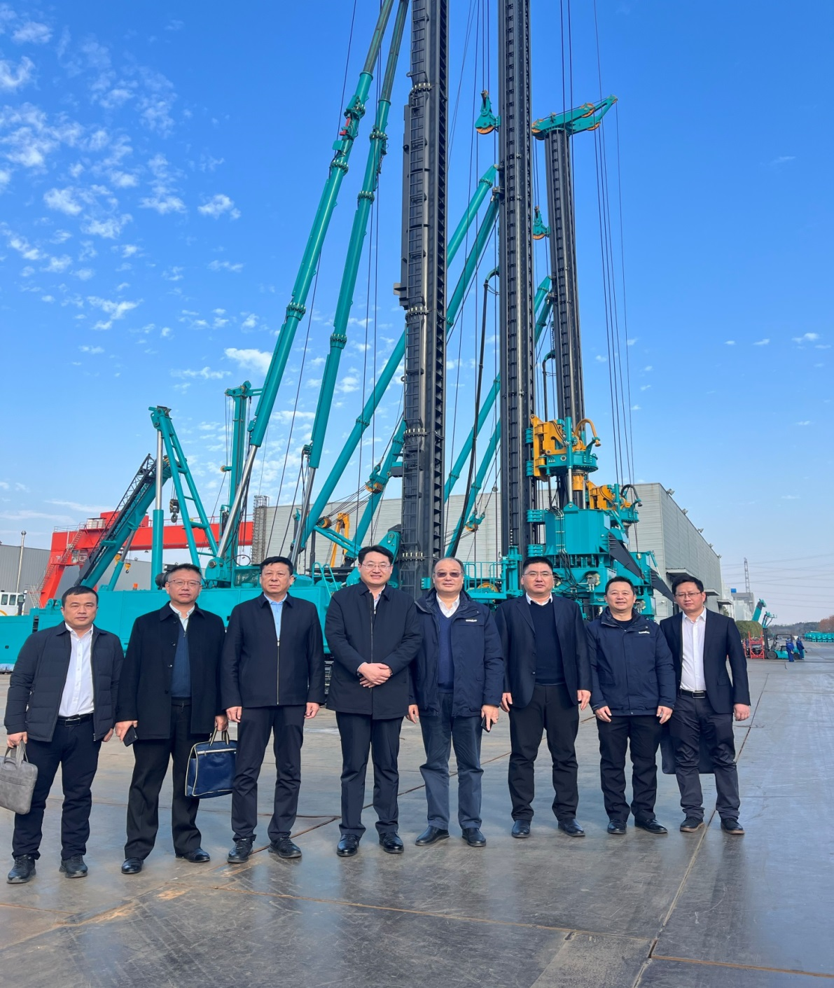 强强联合,共谋发展!米兰网址智能与中铁六局路桥公司签订战略合作协议