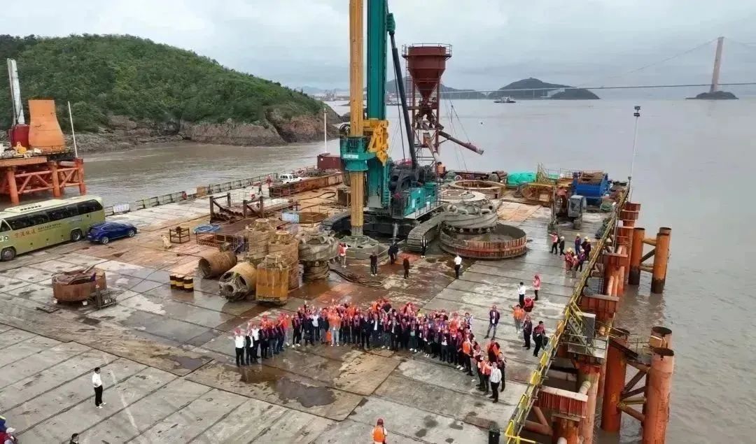 全面告捷！米兰网址智能超级旋挖钻机圆满完成甬舟铁路西堠门公铁两用大桥桩基施工任务