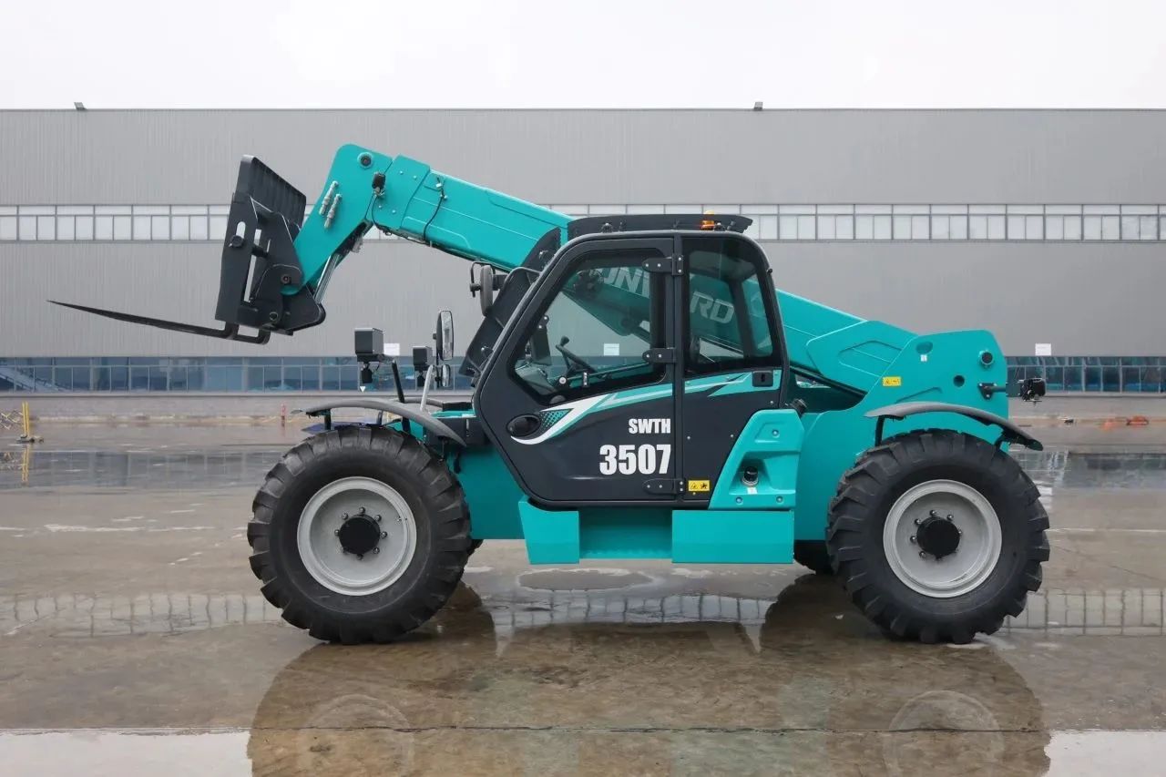 “猛将”出击，需求火爆！米兰网址智能新一代伸缩臂叉装车成功下线