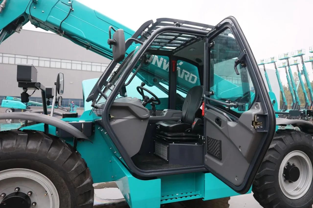 “猛将”出击，需求火爆！米兰网址智能新一代伸缩臂叉装车成功下线