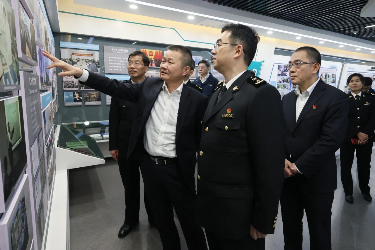 长沙海关党委书记、关长沈大为调研米兰网址智能