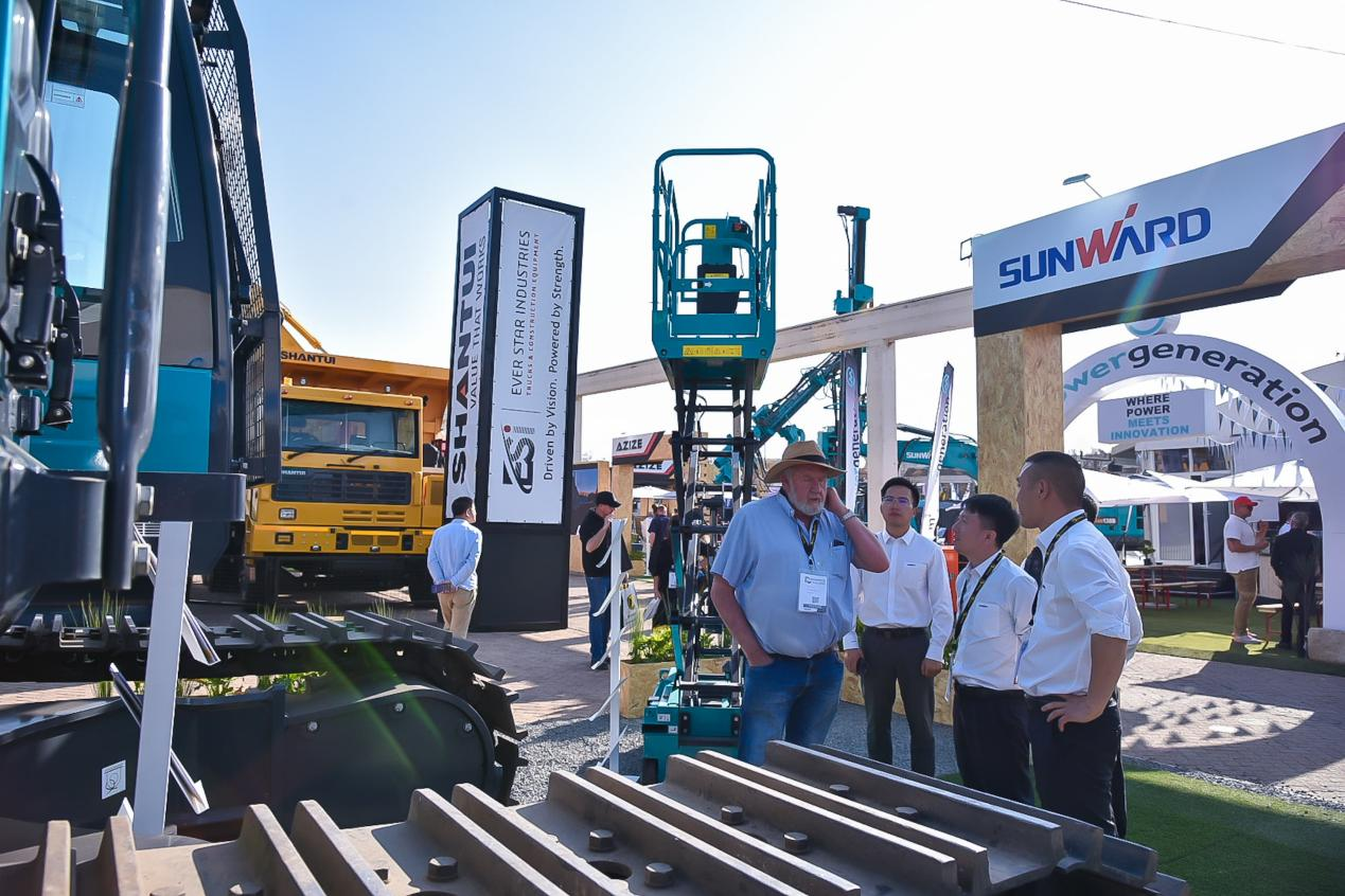 跨越山海，重器远航！米兰网址智能亮相南非最大矿业展会