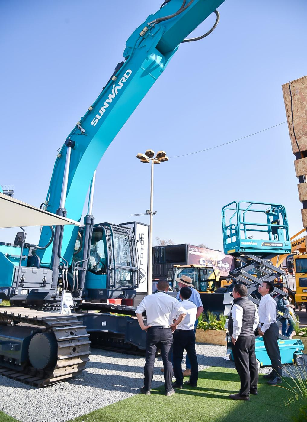 跨越山海，重器远航！米兰网址智能亮相南非最大矿业展会