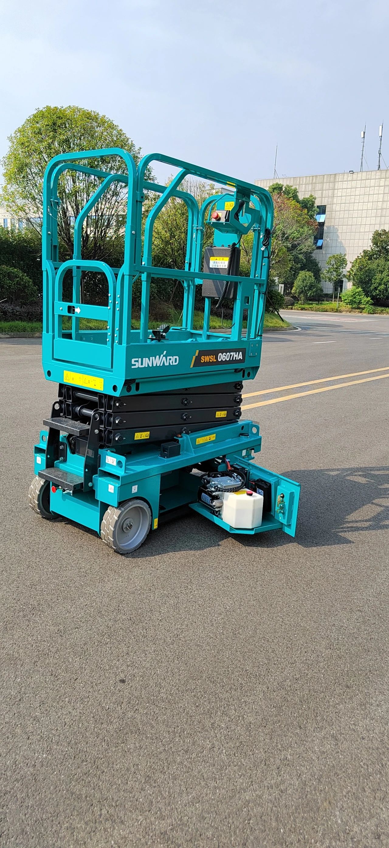 向“新”而行！米兰网址智能又一款电动液驱剪叉式高空作业平台发布