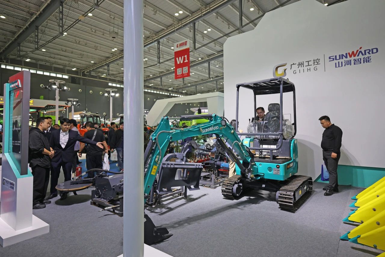 聚焦智能化、无人化！米兰网址智能携多款产品亮相2024中国国际农业机械展