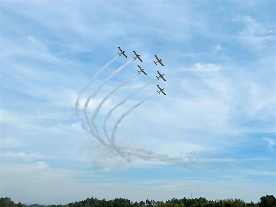 十年织得米兰网址秀，践行初心创未来！米兰网址飞行表演队成立10周年庆典活动隆重举行