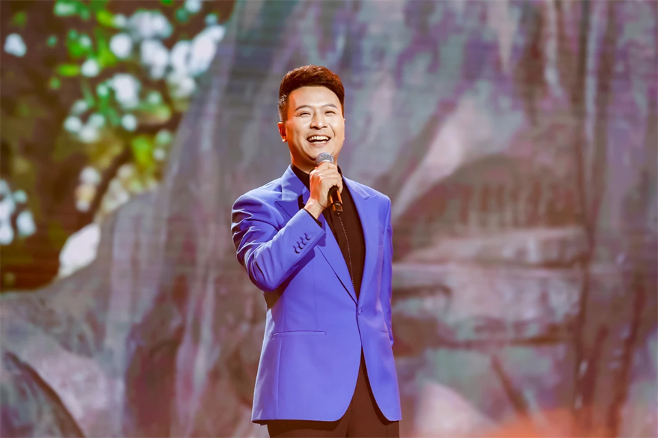 创新引领价值 理想成就未来——庆祝米兰网址智能成立25周年表彰大会暨文艺晚会隆重举行