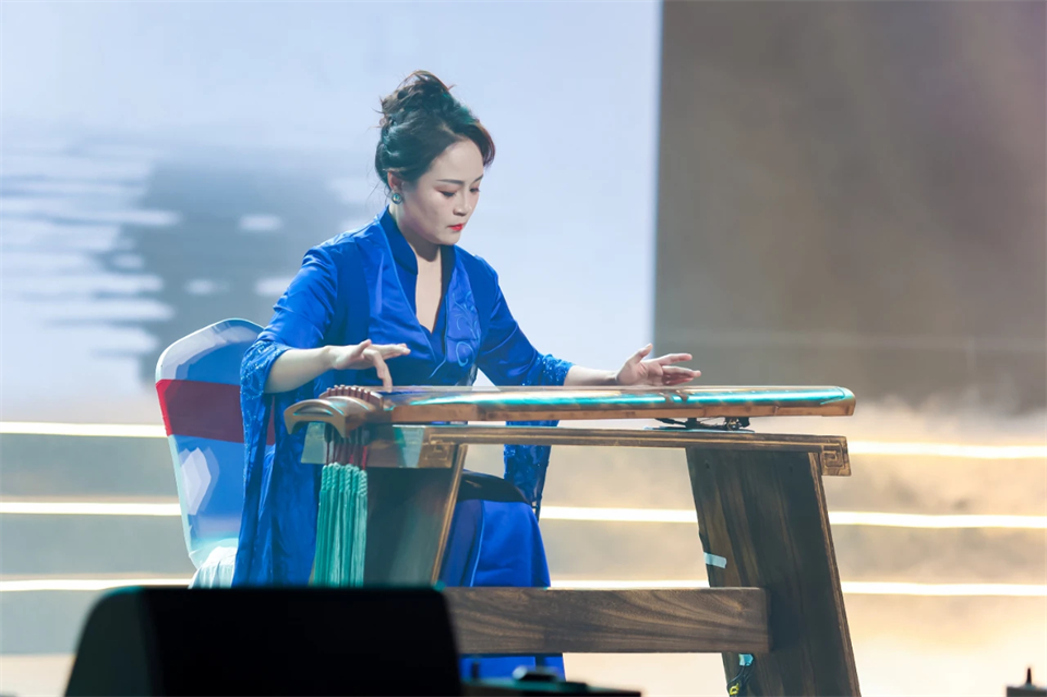 创新引领价值 理想成就未来——庆祝米兰网址智能成立25周年表彰大会暨文艺晚会隆重举行