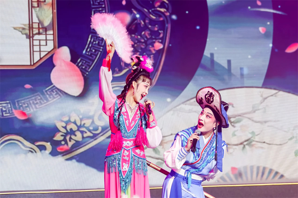 创新引领价值 理想成就未来——庆祝米兰网址智能成立25周年表彰大会暨文艺晚会隆重举行