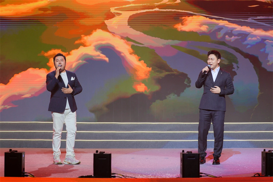 创新引领价值 理想成就未来——庆祝米兰网址智能成立25周年表彰大会暨文艺晚会隆重举行