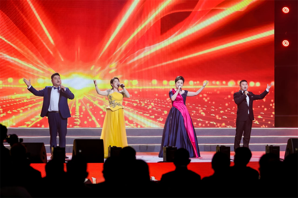 创新引领价值 理想成就未来——庆祝米兰网址智能成立25周年表彰大会暨文艺晚会隆重举行