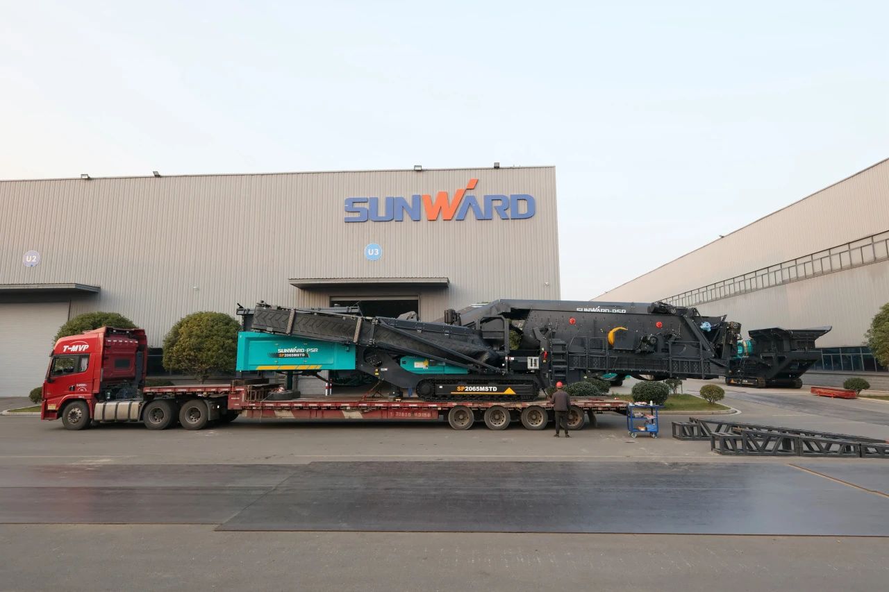 米兰网址普石勒柴电一体移动破碎筛分设备热销海外