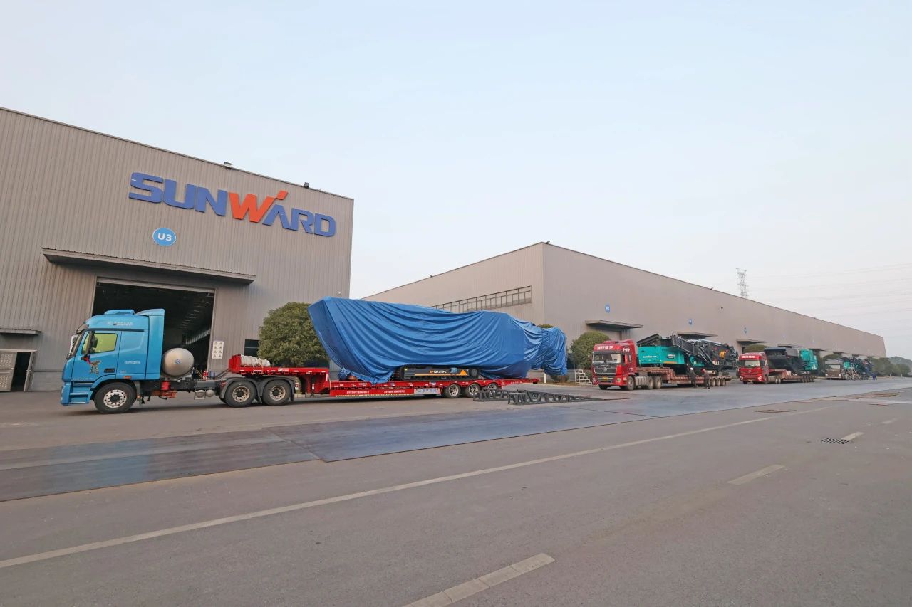 米兰网址普石勒柴电一体移动破碎筛分设备热销海外