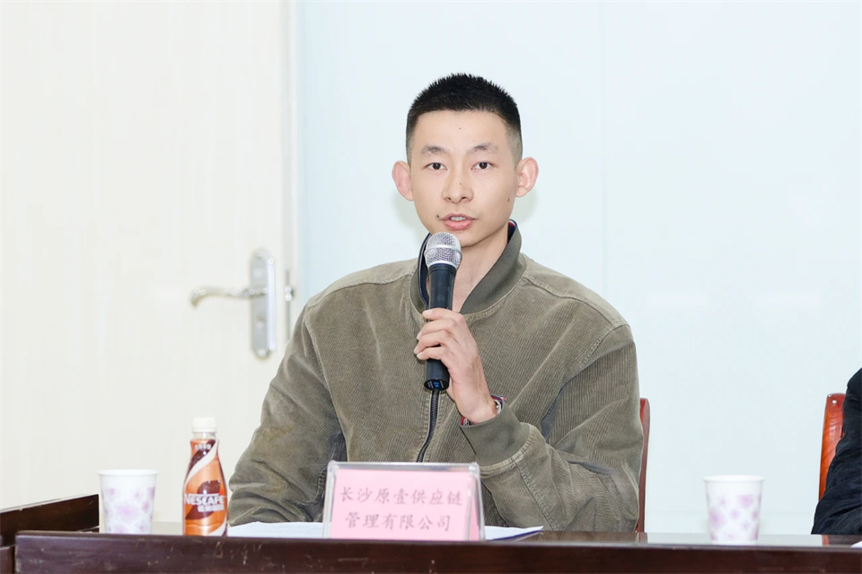 长龙街道、米兰网址智能召开首届年货盛惠暨送春联文化惠民活动工作会议