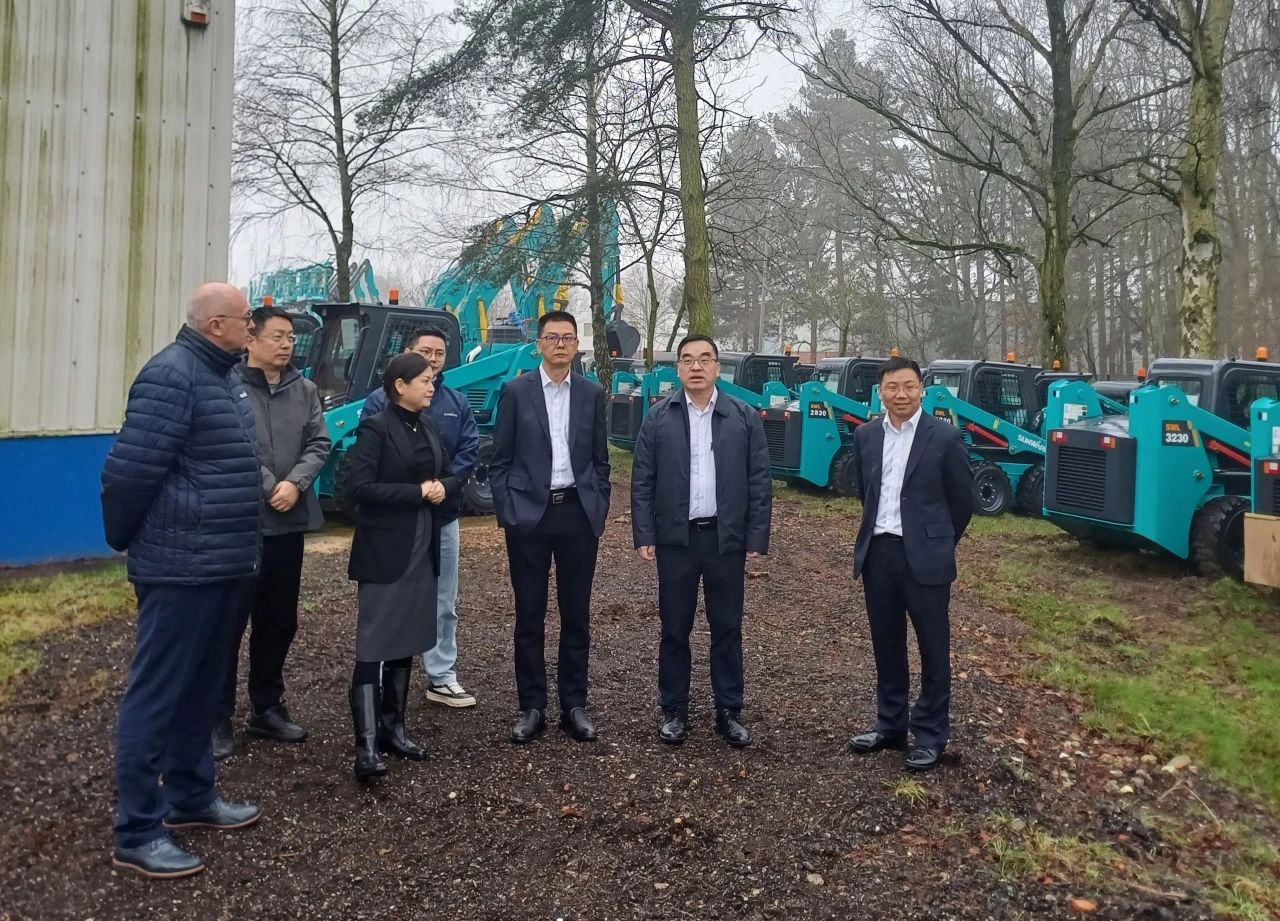 广州工控集团总经理王福铸率队考察米兰网址智能欧洲子公司