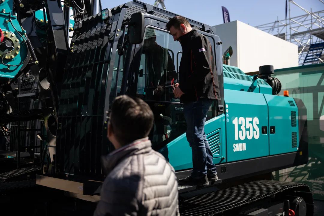 Bauma 2025 | 高端定制！米兰网址智能Pro系列旋挖钻机燃爆全场