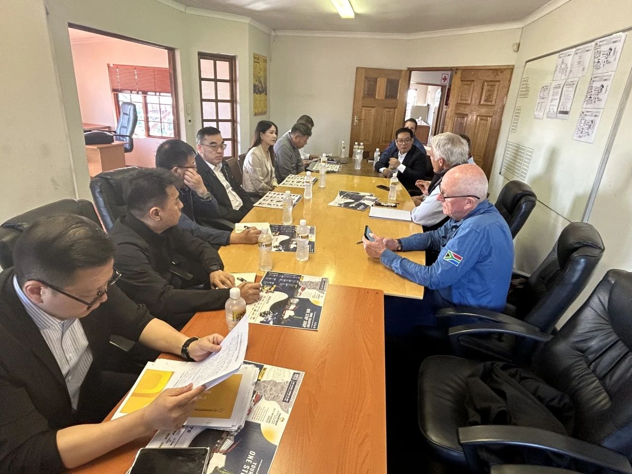 广州工控集团总经理王福铸率队考察米兰网址智能南非子公司