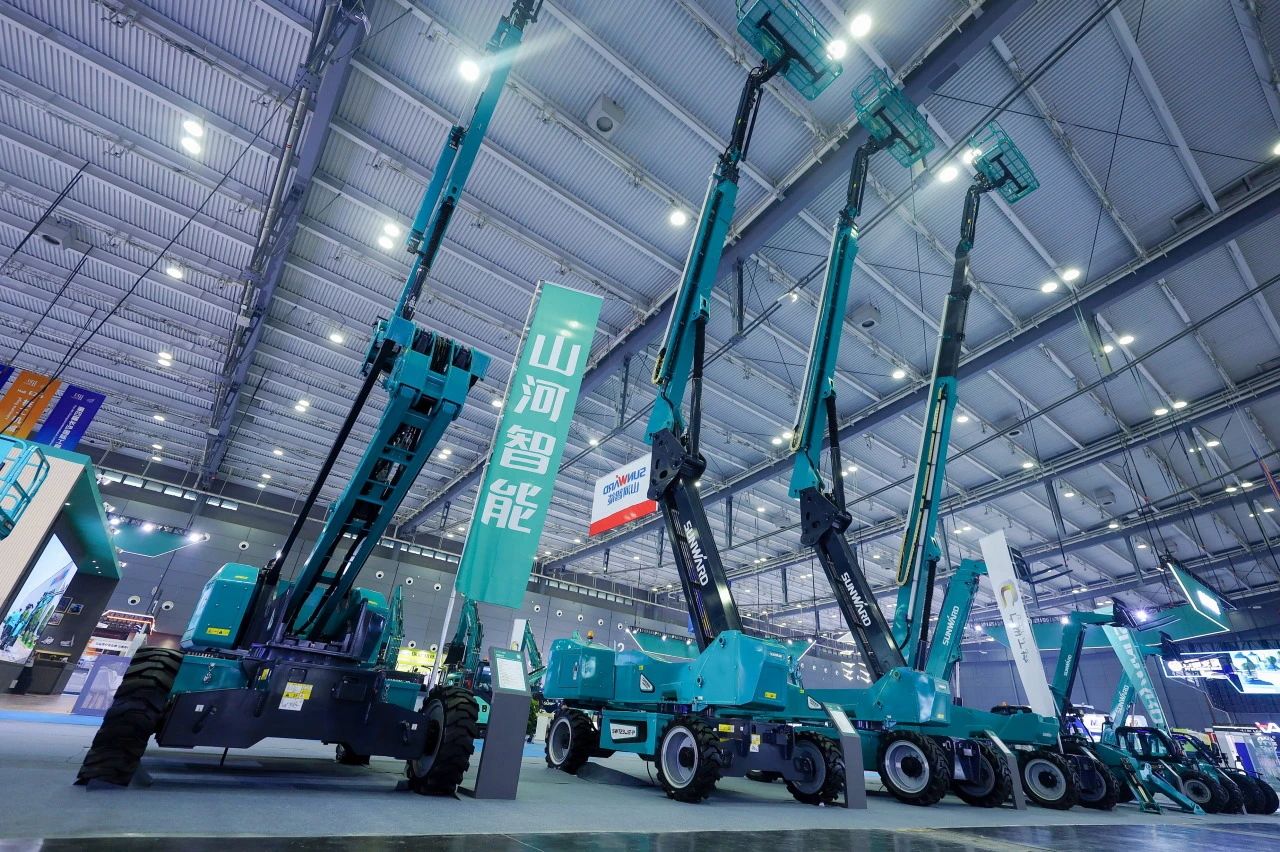 2025 CICEE | 米兰网址智能SWT34JE-P电动直臂式高空作业平台重磅发布！