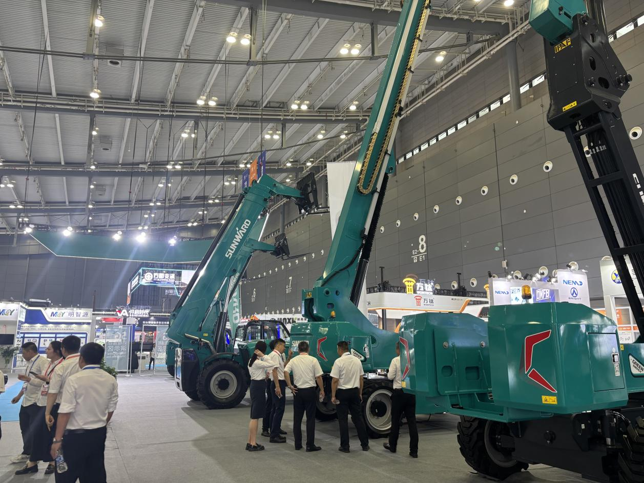 2025 CICEE | 米兰网址智能SWT34JE-P电动直臂式高空作业平台重磅发布！