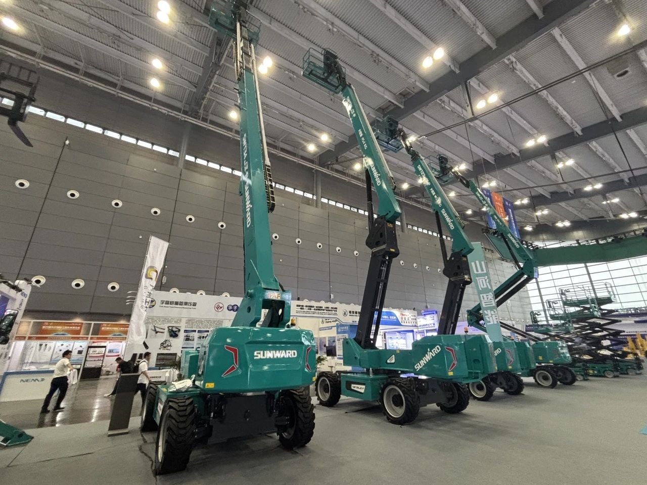 2025 CICEE | 米兰网址智能SWT34JE-P电动直臂式高空作业平台重磅发布！