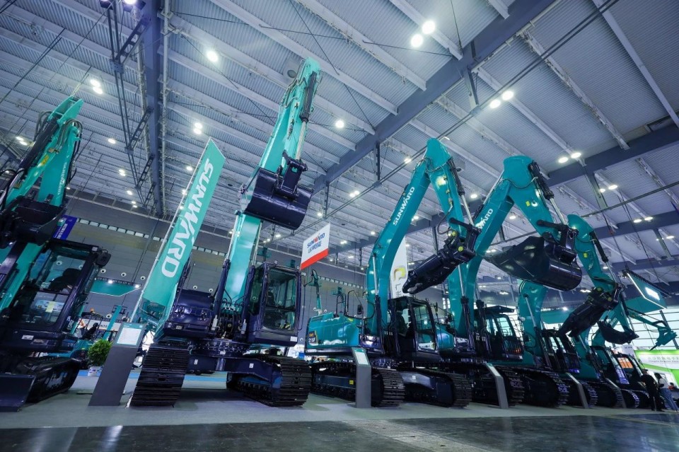 2025 CICEE | 从单一工具迈向多元化解决方案，米兰网址智能呈现非凡挖掘机风采