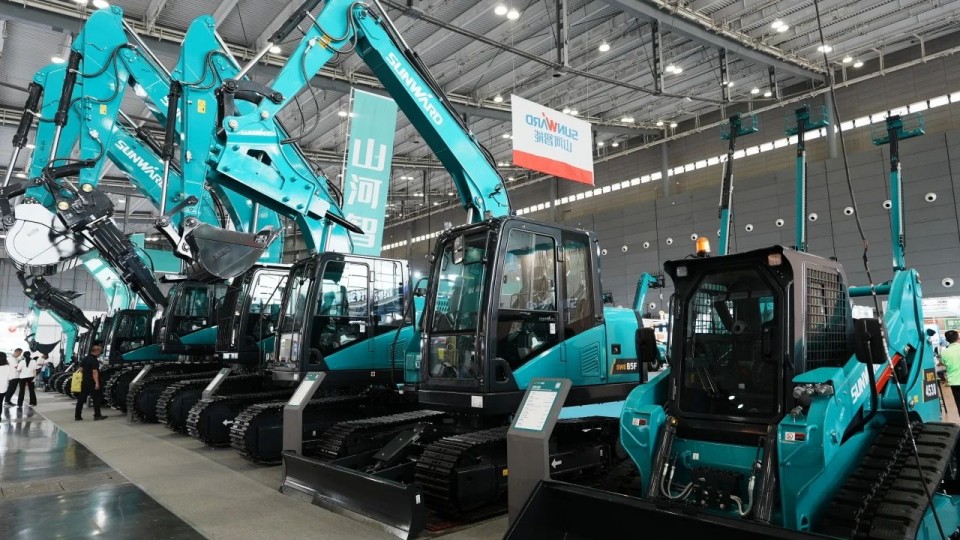 2025 CICEE | 从单一工具迈向多元化解决方案，米兰网址智能呈现非凡挖掘机风采