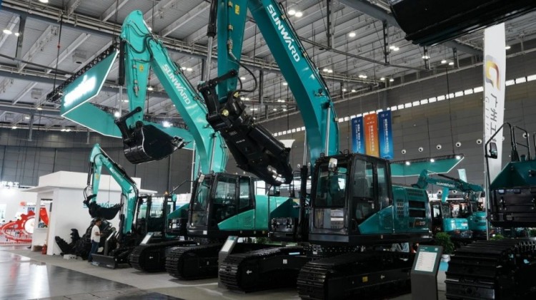 2025 CICEE | 打造极致精品化，米兰网址智能挖掘机“圈粉”长沙展